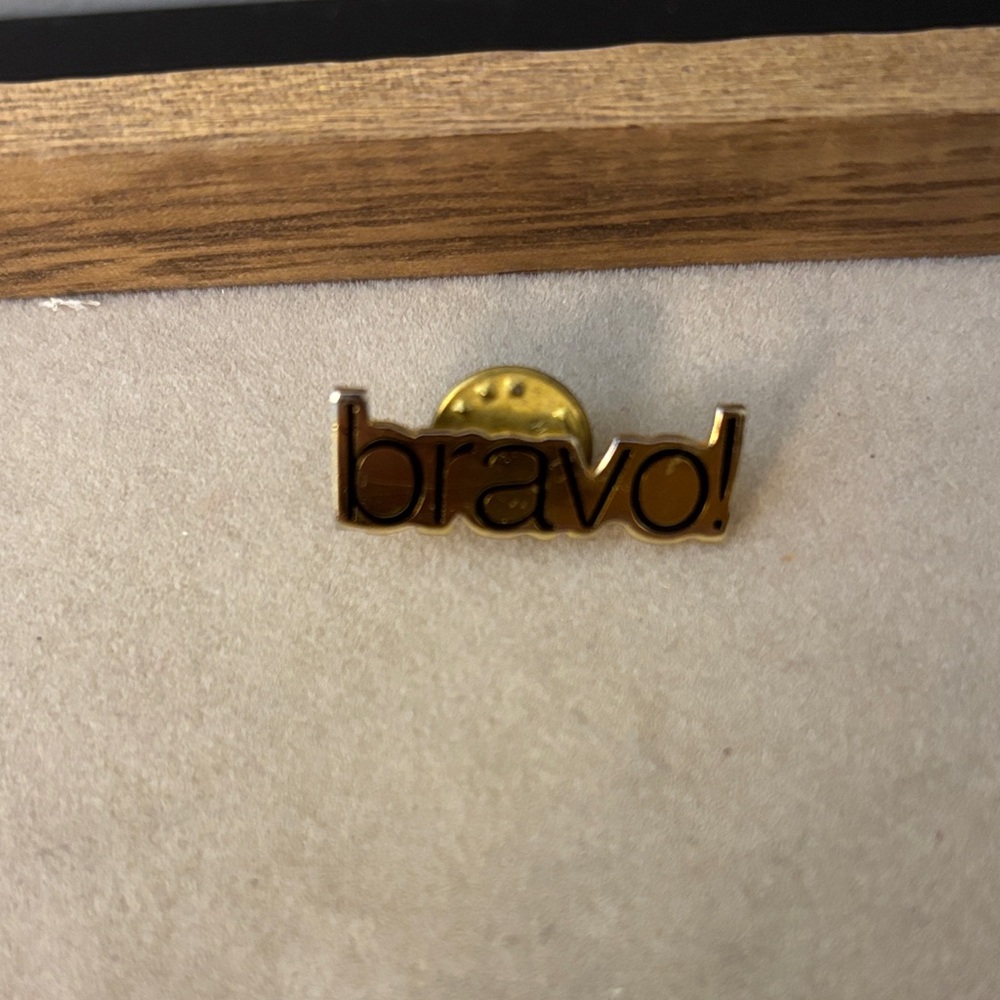Gold‎ Bravo Pin - Picture 3 of 3